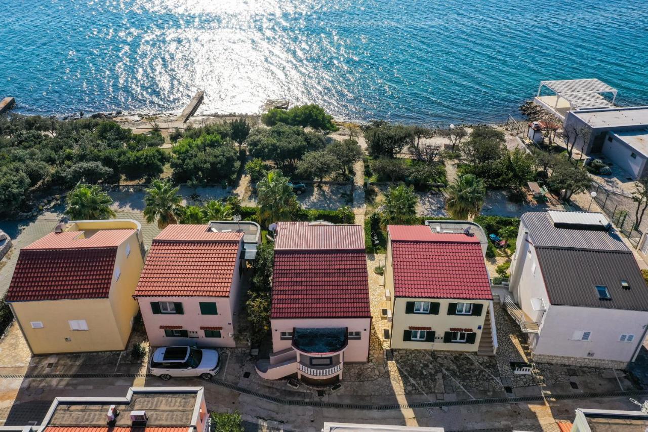 Apartments Malic Petrcane Buitenkant foto